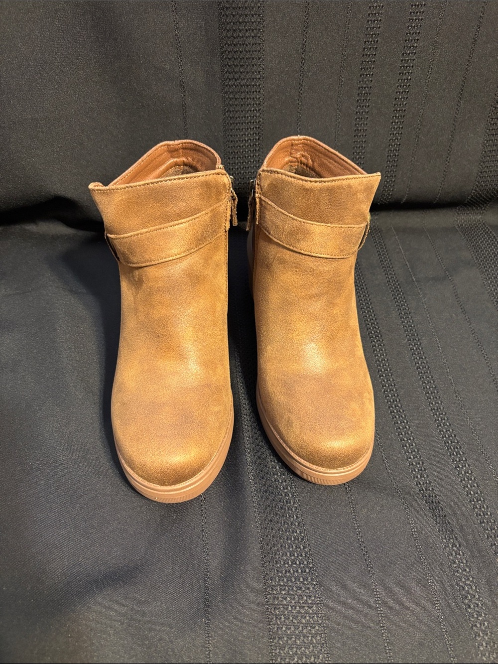 BOBS from Skechers Tan Suede Ankle Booties with Zipper Size 7